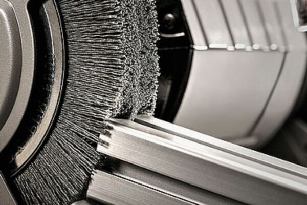how to brush aluminum
