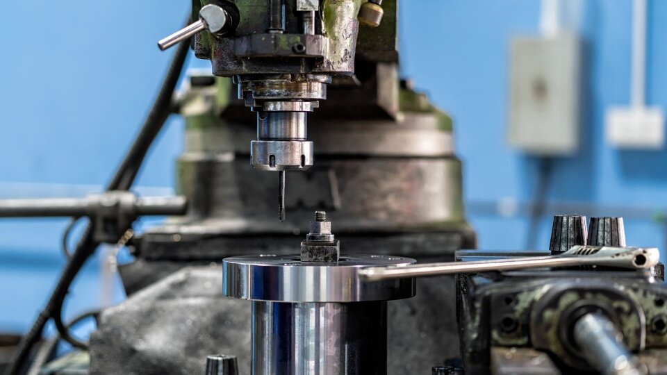 wie man eine manuelle Fräsmaschine benutzt