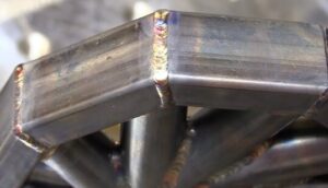 Materiale di riempimento per saldatura